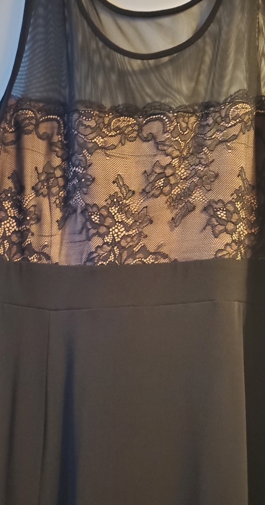 Dress - Picture 2 of 3